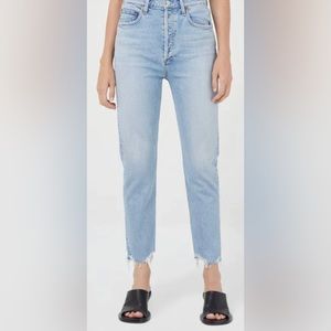 Agolde Riley Crop Jean: Size 26; Worn twice. Excellent condition; Non Smoker